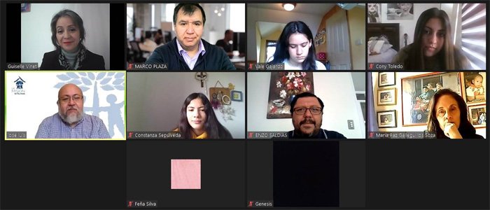 Encuentro con estudiantes participantes en Festival de la Voz REI