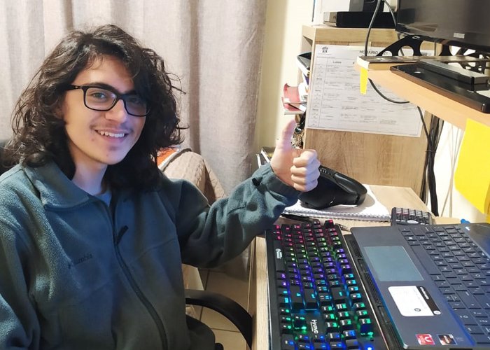 Tu huella IV° Medio: Mi experiencia con el uso de tecnologías en confinamiento